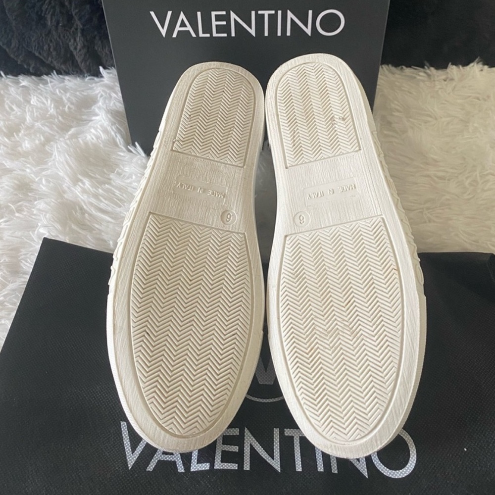 Women’s Valentino Maya Contrast Logo Slip On Sneakers. Size 6 (Shoes & Box) - Picture 4 of 5